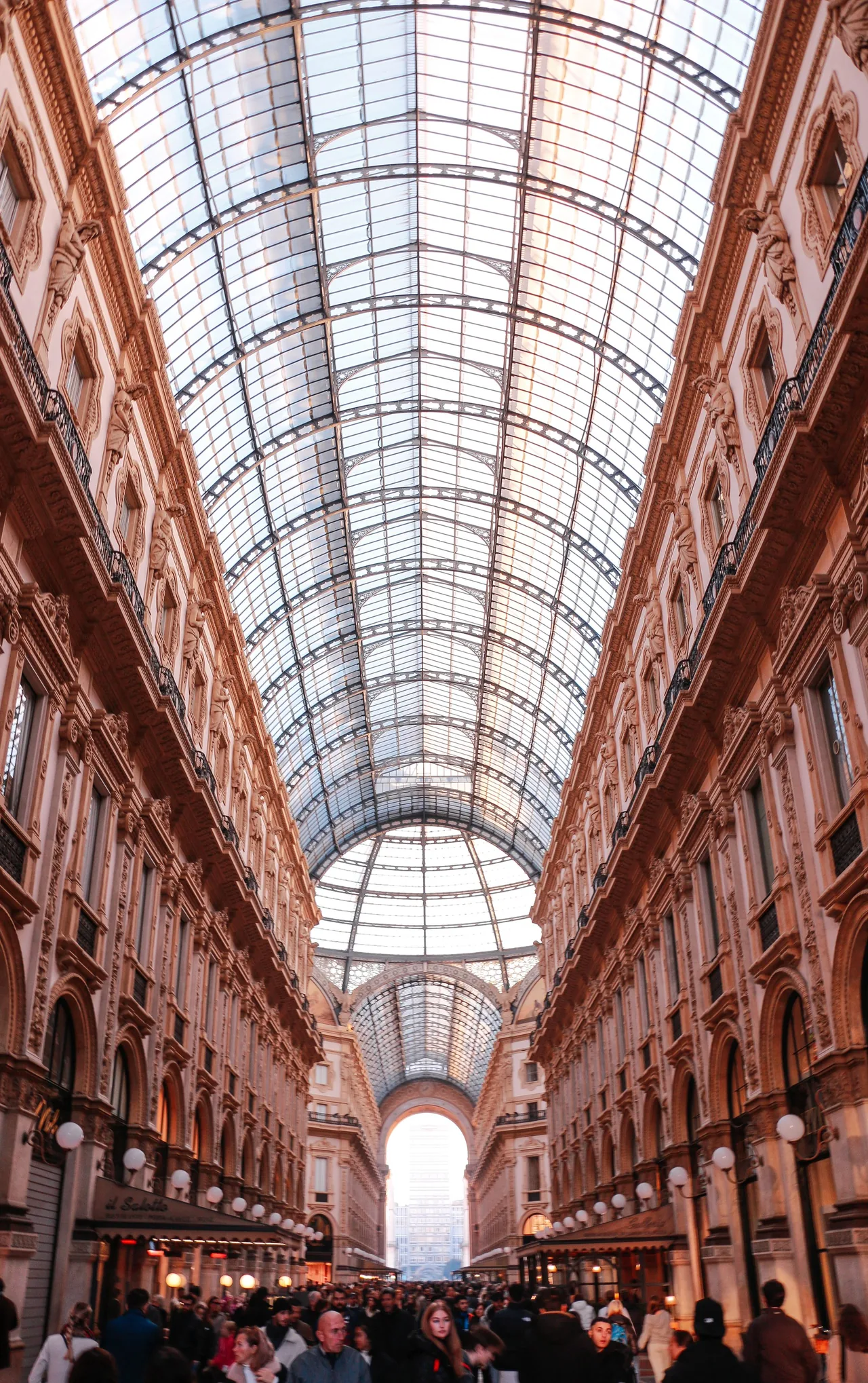 La volta in vetro della Galleria Vittorio Emanuele II a Milano